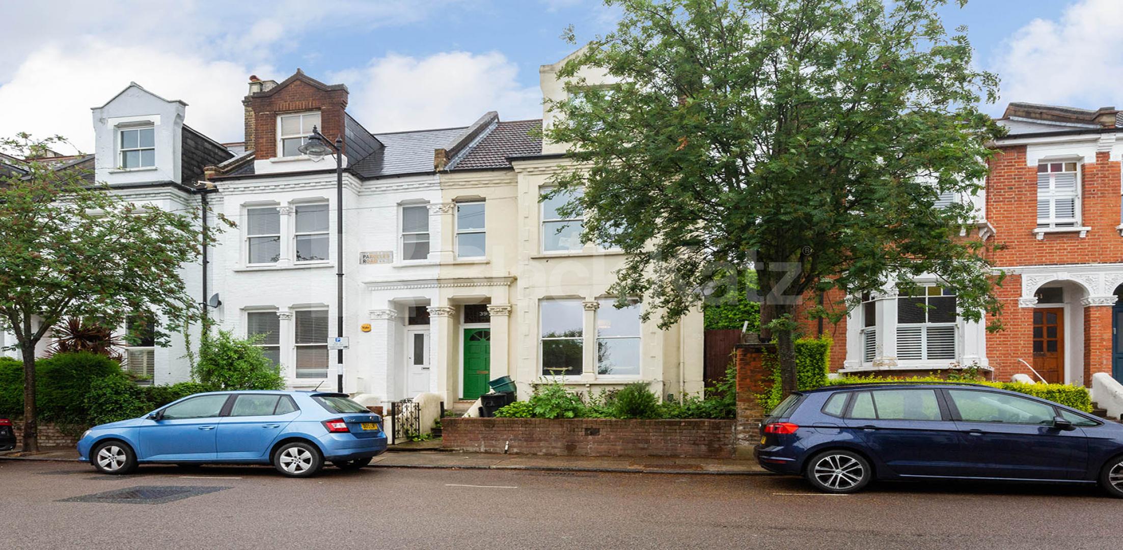 			6 Bedroom, 2 bath, 2 reception Flat			 Parolles Road, Archway